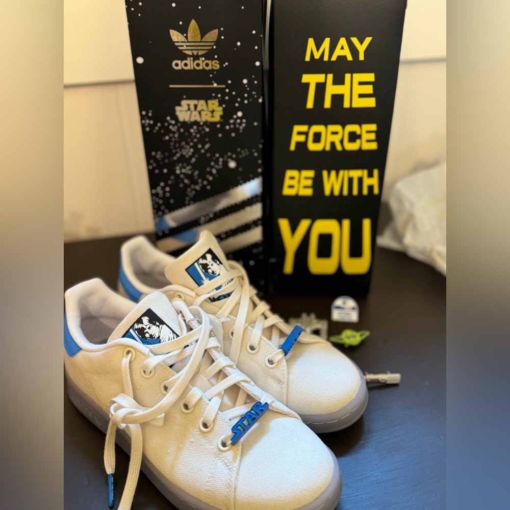 40th Anniversary Empire Strikes Back limited edition Adidas Stan Smith boys sz5